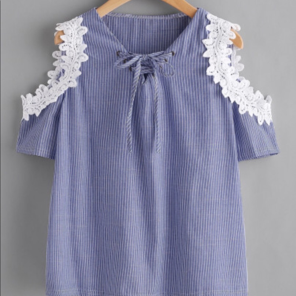 Stipe cut off shoulder shirt.